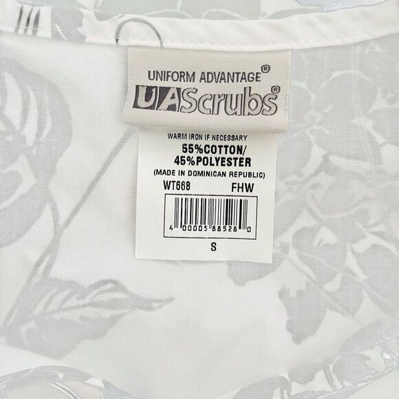 (2) Uniform Advantage UA Women’s scrub tops, set of (2), size small. - Picture 5 of 9